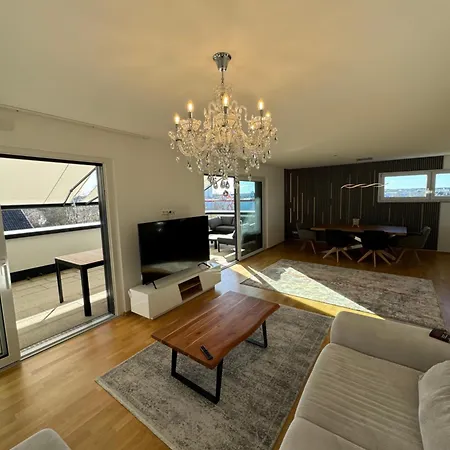 Penthouse - Skyline Apartment